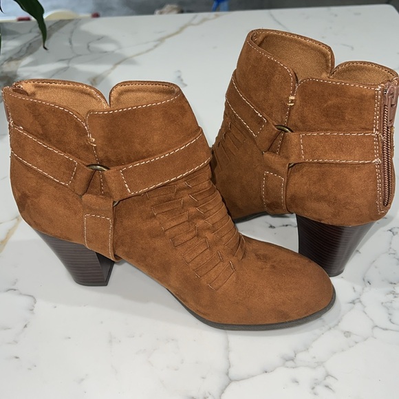 American Eagle Heeled Ankle Boots, Brown, Size 9.5 - Picture 10 of 11